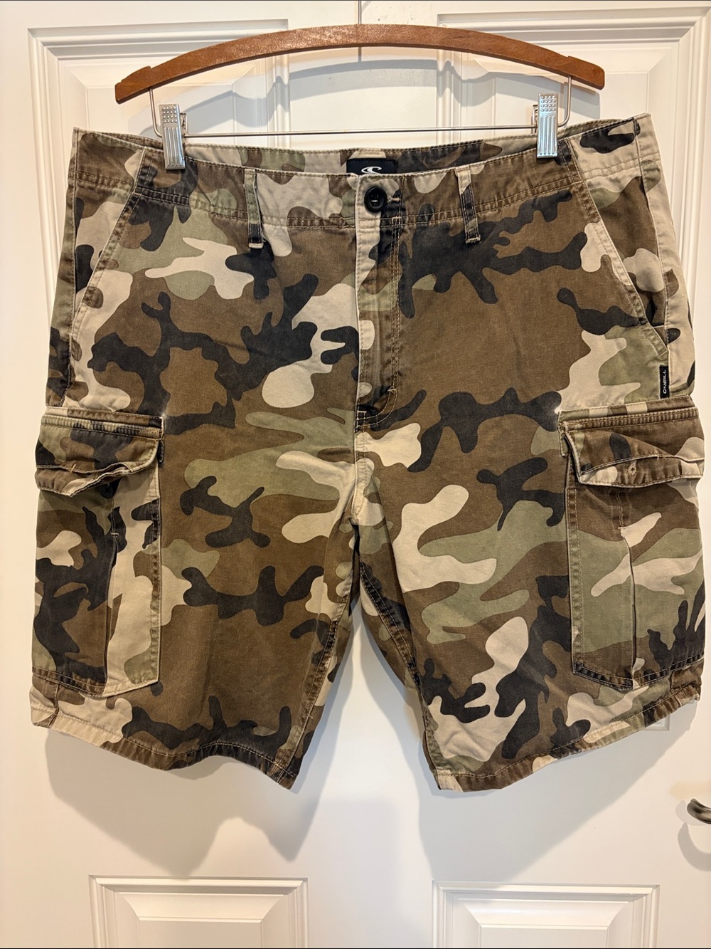 Men's 10” O’Neill Cargo Shorts - Olive Camo 38